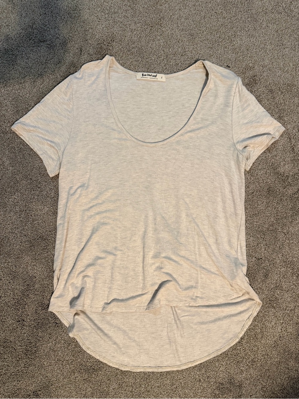 Three Bird Nest Scoop Neck Short Sleeve Tee - Light Gray